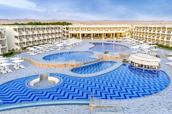Sirena Beach Resort & Spa