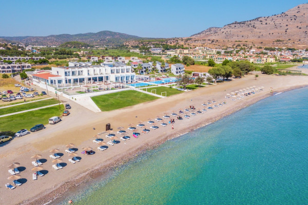 Kamari Beach Resort