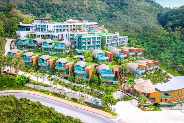 Crest Resort and Pool Villas Phuket